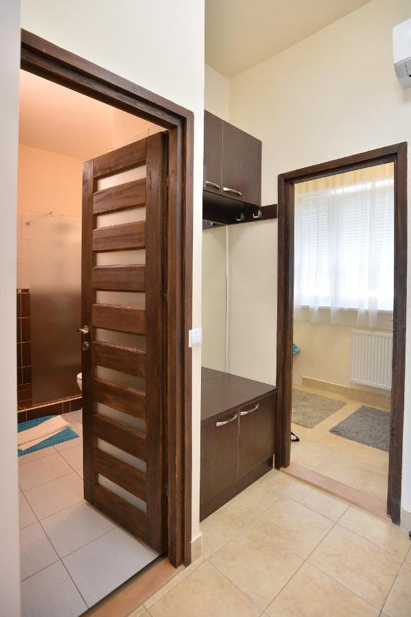 Netta Apartman Eger Luaran gambar